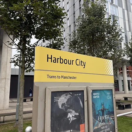 Mediacity One Bedroom Skyline Flat *