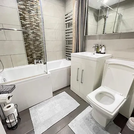 Alloggio in famiglia The Crib 1 *