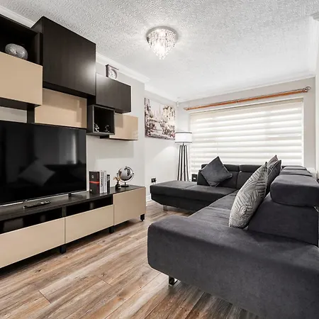 Stylish 3-bed Close To Mcr Centre For 8 Guests Holiday home Manchester