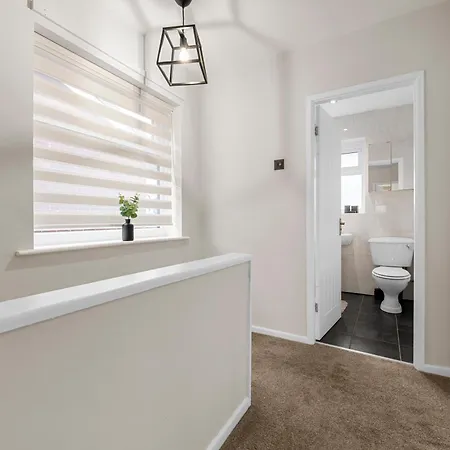 Holiday home Stylish 3-bed Close To Mcr Centre For 8 Guests Manchester