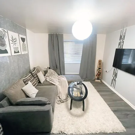 1br Gem Near Downtown Hotspots Apartman