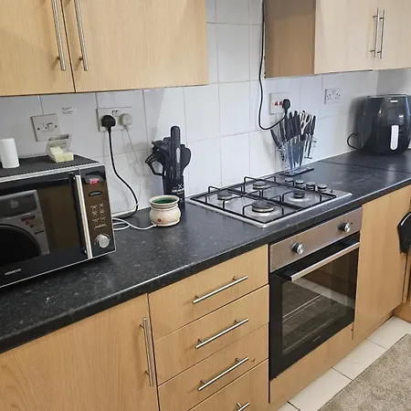 Go Big ! Entire Cozy House For Max 8 People Near Center Holiday home