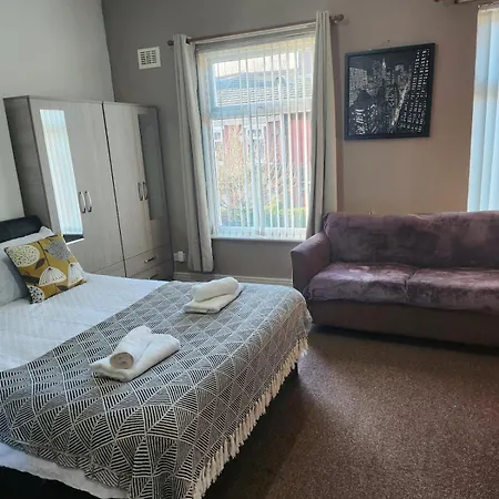 Go Big ! Entire Cozy House For Max 8 People Near Center *