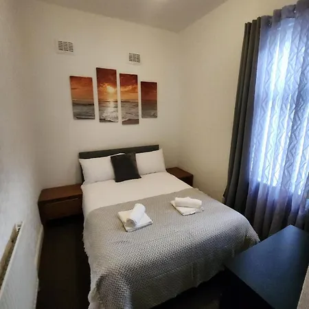 Σπίτι διακοπών Go Big ! Entire Cozy House For Max 8 People Near Center