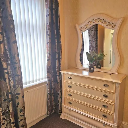 Holiday home Go Big ! Entire Cozy House For Max 8 People Near Center Manchester