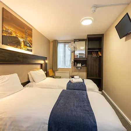 Manchester 3* Солфорд