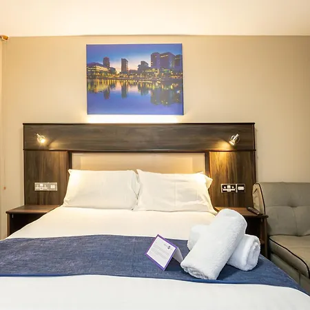 Отель Manchester 3*