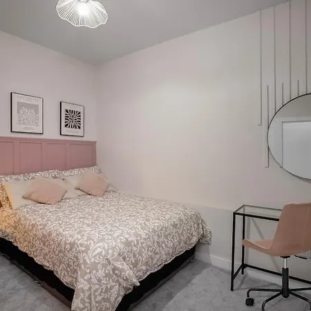 Cozy - Great Location - Perfect For Long 아파트 맨체스터