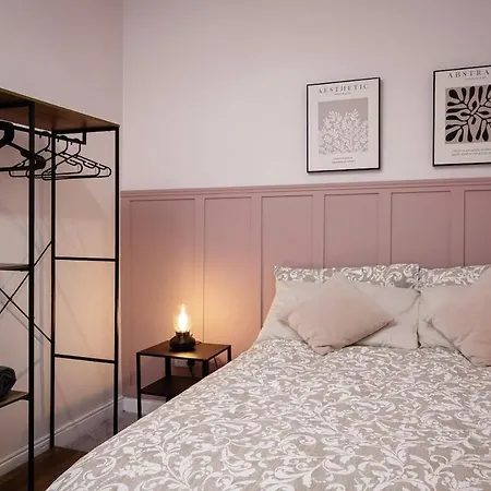 Cozy - Great Location - Perfect For Long 맨체스터