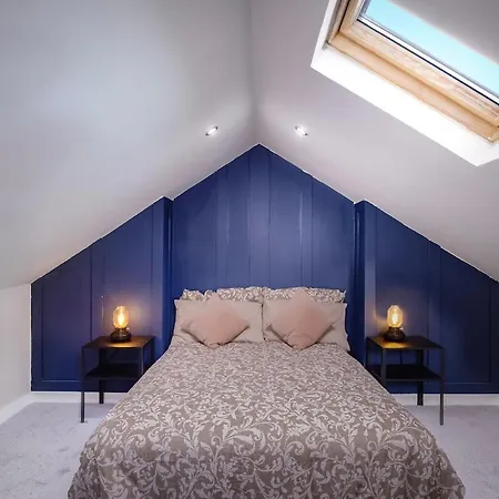 Cozy - Great Location - Perfect For Long Apartment