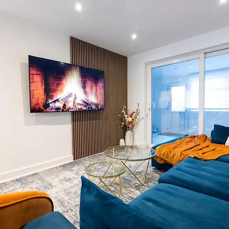 בית נופש Luxury 3 Bed House Old Trafford