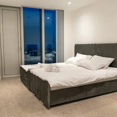 Luxury 2 Bed Penthouse With Stunning Views In Centre مانشستر