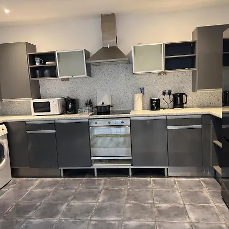 Walking Distance From Deansgate *