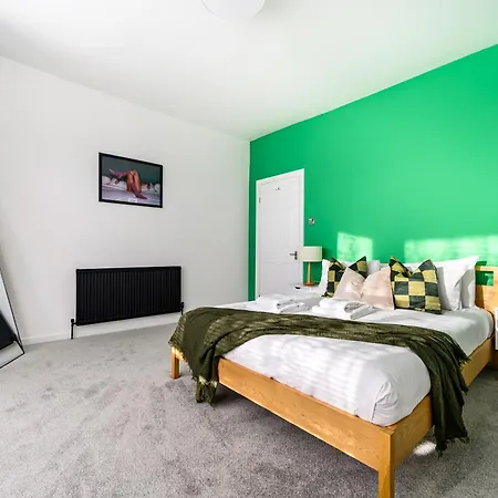 Apartmán Stylish Modern - Perfect For Work, Leisure & Stadium Visits With Parking