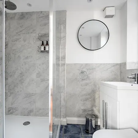 Stylish Modern - Perfect For Work, Leisure & Stadium Visits With Parking * Manchester