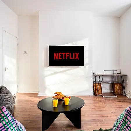 Stylish Modern - Perfect For Work, Leisure & Stadium Visits With Parking Appartement