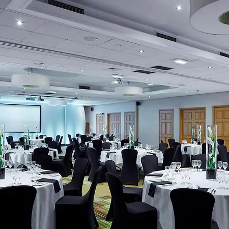 Marriott Victoria & 4*