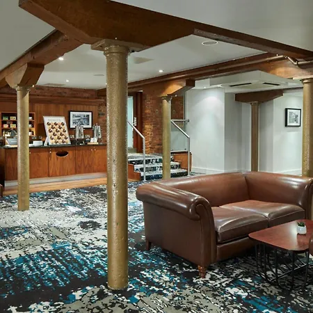 Marriott Victoria & 4* Manchester