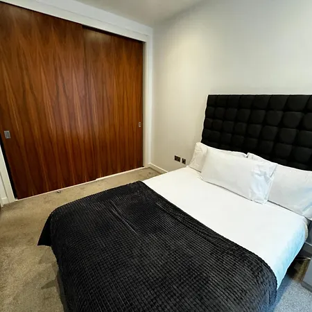 Quartz Manor Apartment *