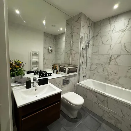 Quartz Manor * Manchester