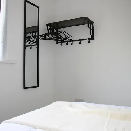 3 Bedroom House Close To Centre Free Parking Casa vacanze *