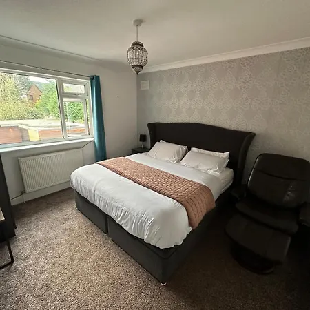 Retreat With 3 Bedrooms *