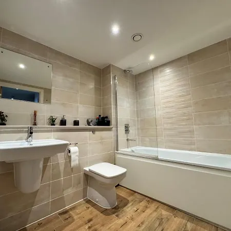 شقة 2br Waterfront Retreat Mcr *