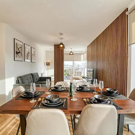 Three Bedroom Waterfront With View Apartment