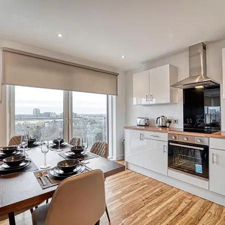 Apartment Three Bedroom Waterfront With View *