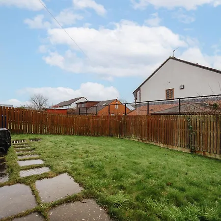 Coop Arena & Etihad - Free Parking - Pool Table *