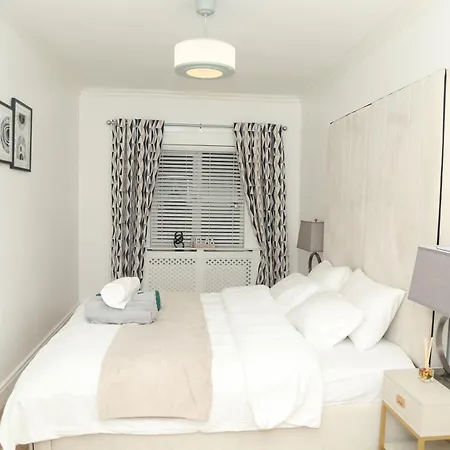 Mdz Luxe Stays-sleeps 6 *