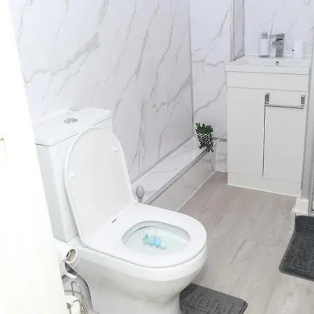 Mdz Luxe Stays-sleeps 6 *