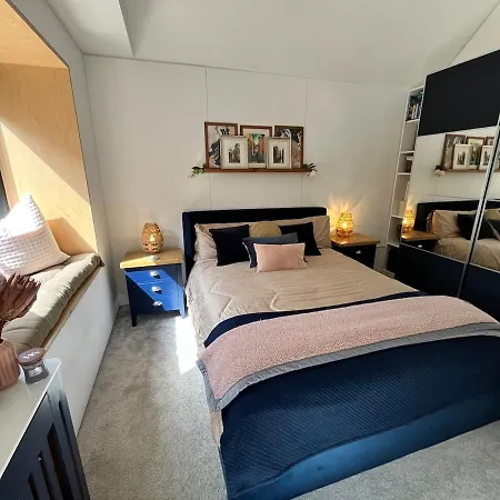 Townhouse, Free Parking, Close To Ao Arena Holiday home