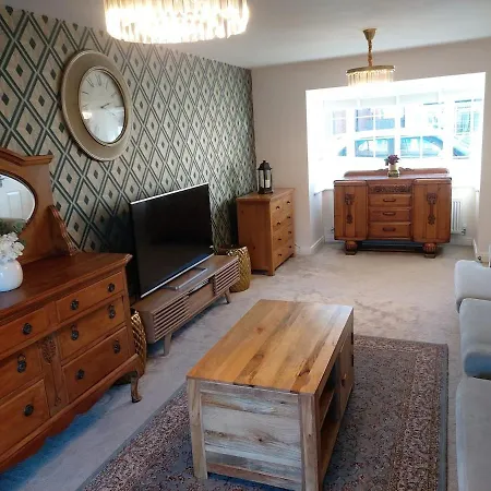 Luxury 4 Bedrooms Detached House - Free Multi Cars Parking - Easy Access To City Centre & City Football Ground * Manchester