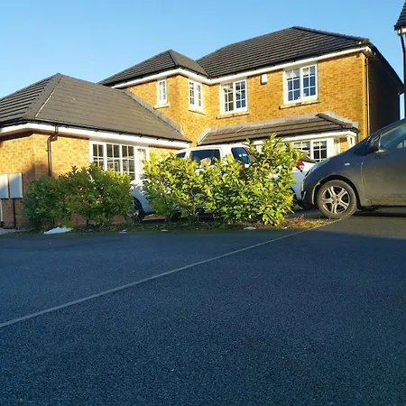 Luxury 4 Bedrooms Detached House - Free Multi Cars Parking - Easy Access To City Centre & City Football Ground Prázdninový dům Manchester