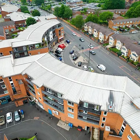 190 Stockport Road شقة