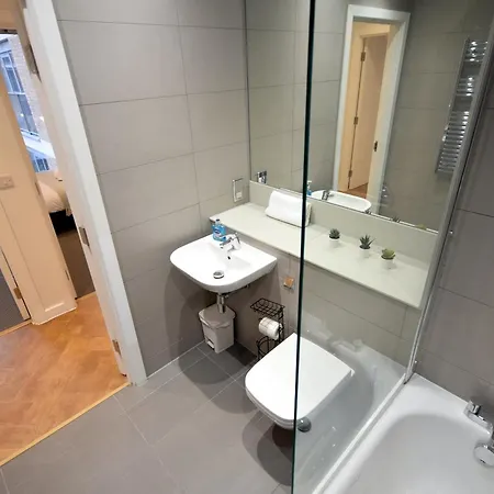 Life 2-bed 1-bath In New Cross *