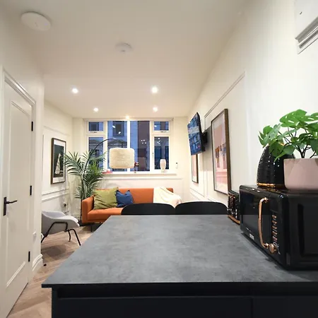 Cityescape - 1-bed 1 Bath Sofa Bed Nq *