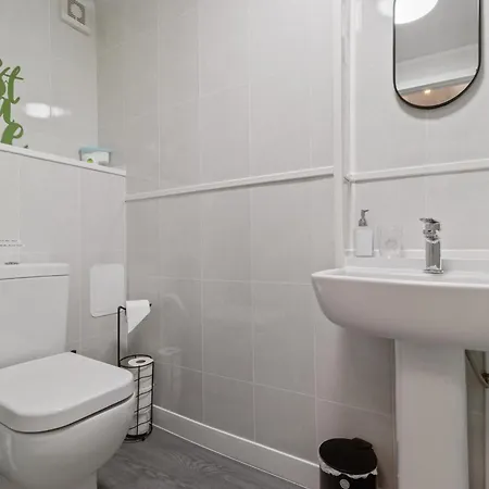 With Shared Garden - 3min To Bus Stop Appartement Manchester