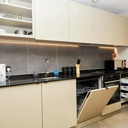 Skyline Apartment