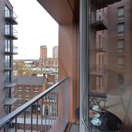 Apartamento Luxury 1-bed By Hotspots, Centre, The Lowry, Old Trafford & Etihad, Sleeps 4, Balcony, Netflix, Gym, Nespresso, Great For Contractors & Relaxation!