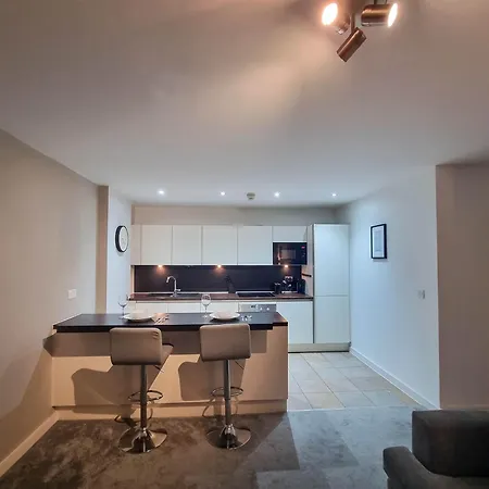 2 Bed Castlefield Flat Canalside Апартаменты