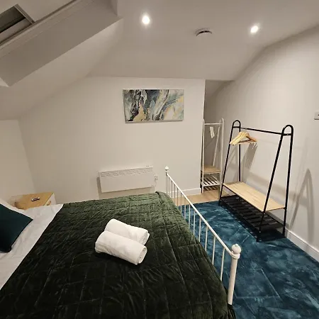 Luxury Penthouse Near Airport And Trafford Centre *