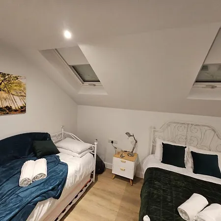 Luxury Penthouse Near Airport And Trafford Centre *