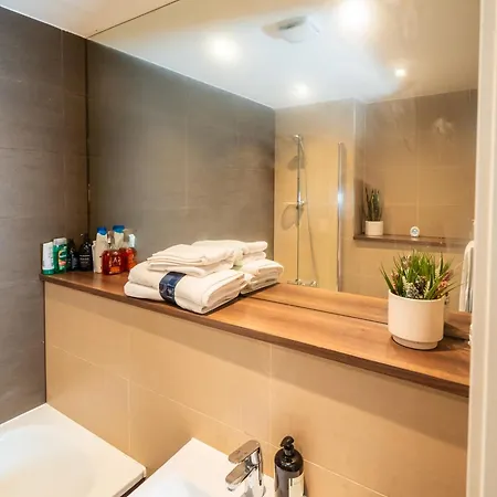 Mega1 Luxury Spacious 1bedroom Apartment,