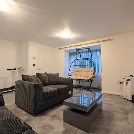 Ferienhaus Charming 3 Bedroom With Garden And Parking *