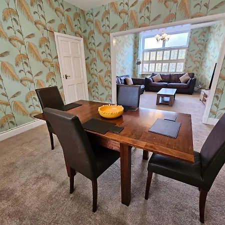 Clayton Hall Homes Holiday home *
