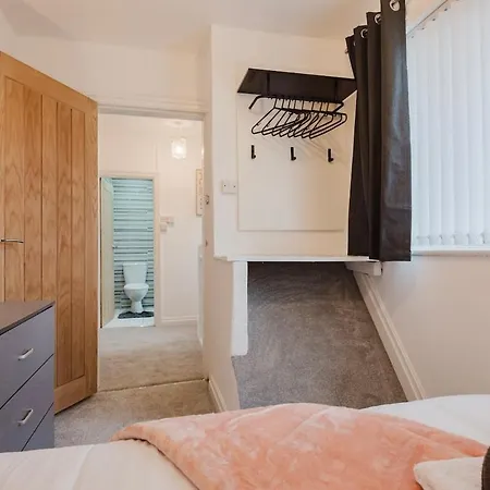 Spacious 3-bed In Didsbury مانشستر