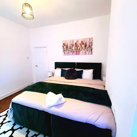 Business Friendly 2br House Sleeps 5, Wi-fi, Workspace & Free Parking Сasa de vacaciones