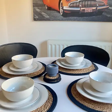 Tropical Sun Homes - Beautiful Spacious 3 Bed In A Serene Environment With Free Parking For 2 Cars Hébergement de vacances